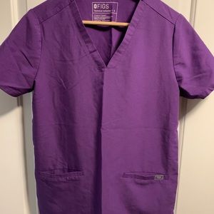 Figs three-pocket Casma top